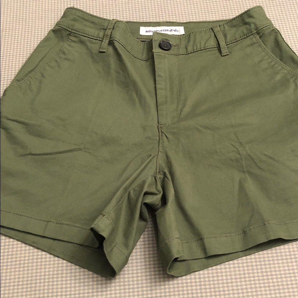 Army Green size 6 Amazon Essentials Shorts 97% Cotton/3% Elastane EUC #1265